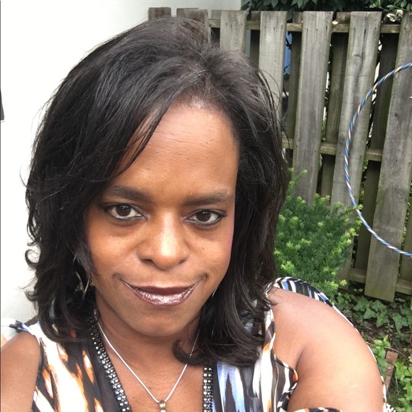 Meet your Posher, Shana - Picture 1 of 1